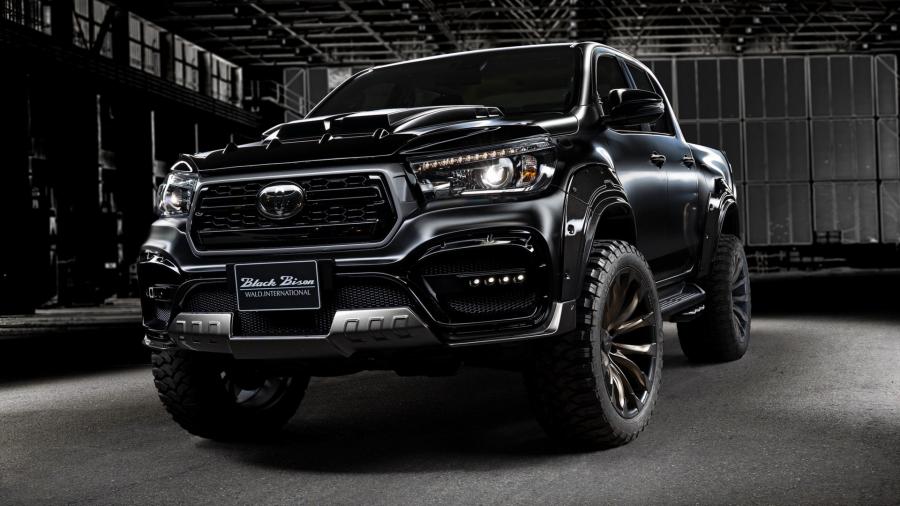  Toyota Hilux Double Cab Black Bison by Wald 2020 года  (фото 5 из 11)